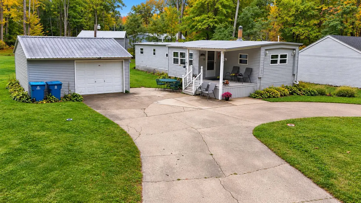 230 Maplewood Drive, Roscommon, MI 48653 - #1