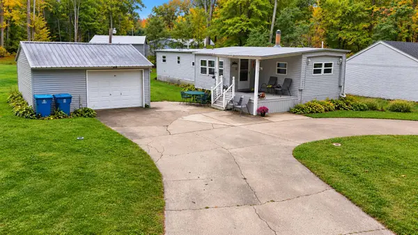 230 Maplewood Drive, Roscommon, MI 48653