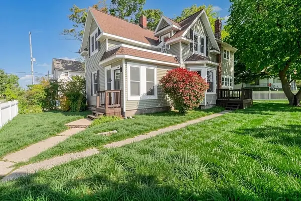 209 S Washington Avenue, Ludington, MI 49431