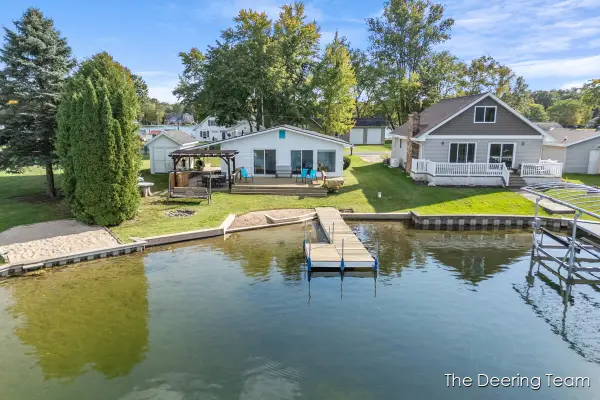 8660 Navaho Trail, Howard City, MI 49329