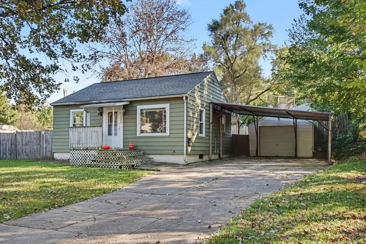 1612 Buena Vista Street, Kalamazoo, MI 49001 - #1