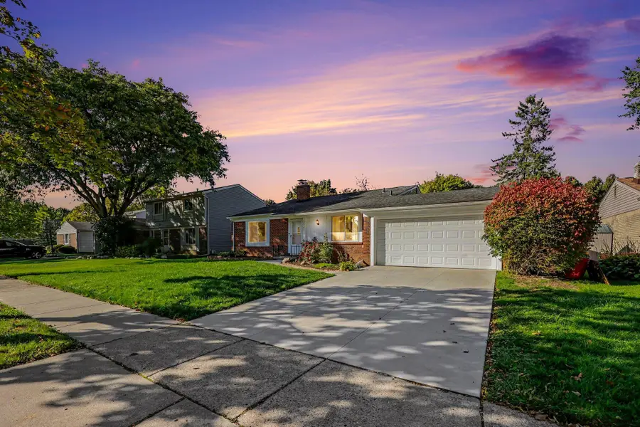 2923 Quartz Drive, Troy, MI 48085 - #2