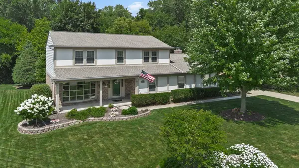 33054 Oak Hollow Street, Farmington Hills, MI 48334