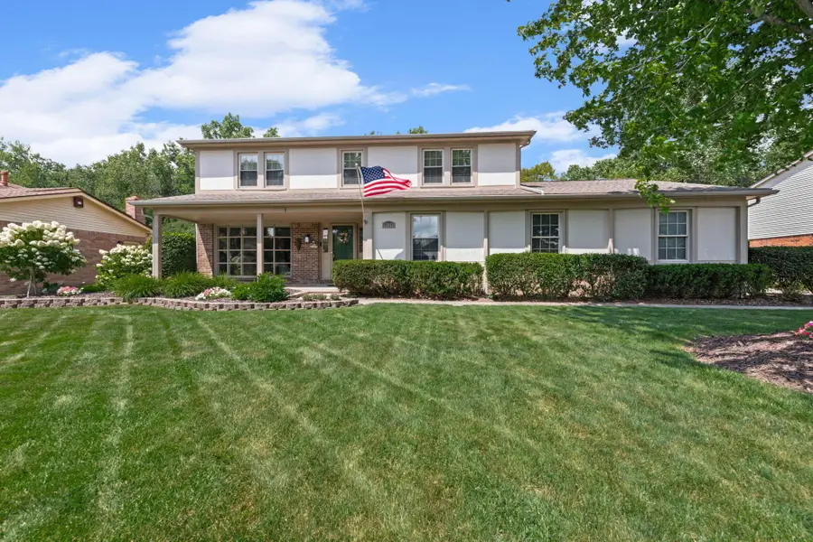 33054 Oak Hollow Street, Farmington Hills, MI 48334 - #2