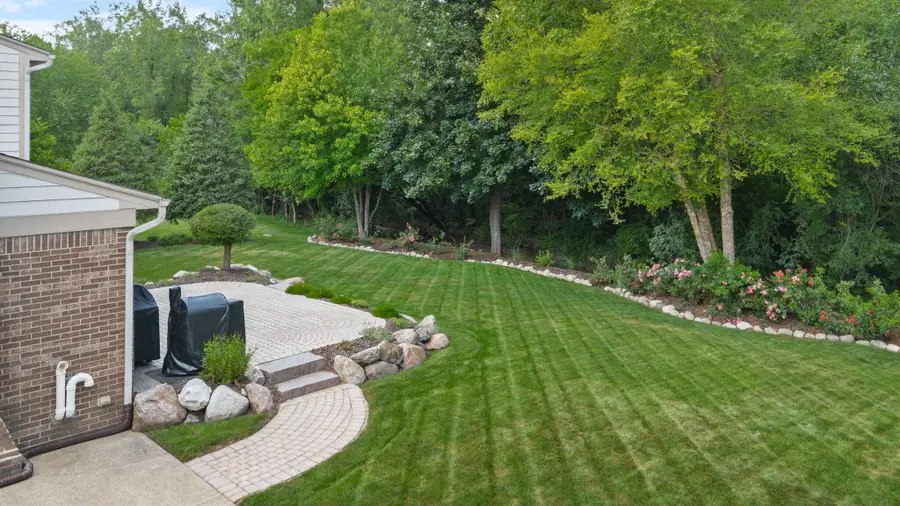 33054 Oak Hollow Street, Farmington Hills, MI 48334 - #3