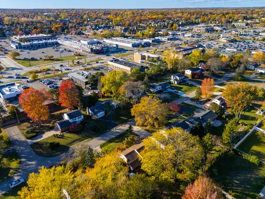 6843 Leslee Crest Drive, West Bloomfield, MI 48322 - #2