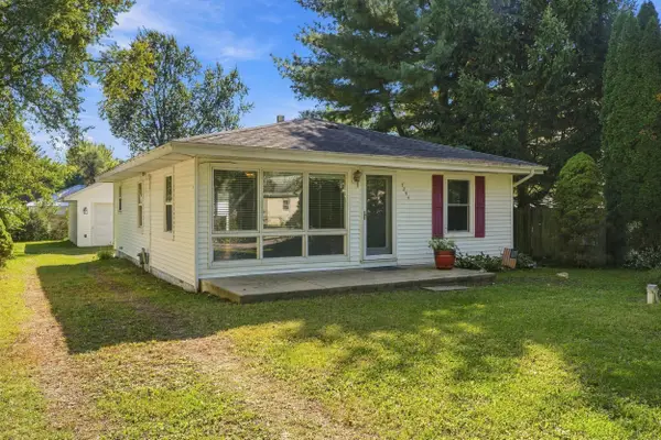 7254 Helen, Coloma, MI 49038