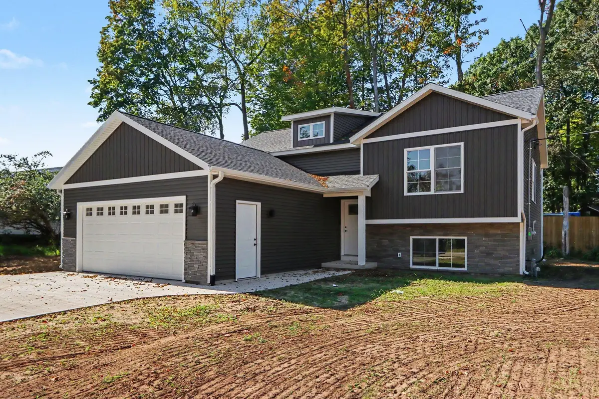 1032 Sir Knight Road, Plainwell, MI 49080 - #1