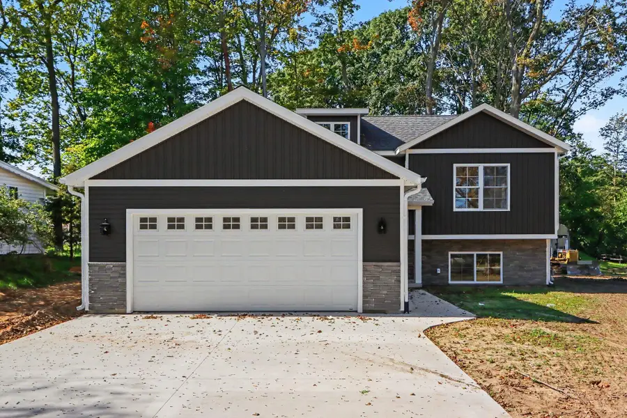 1032 Sir Knight Road, Plainwell, MI 49080 - #2