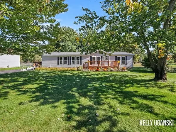 880 S Wolf Lake Road, Muskegon, MI 49442