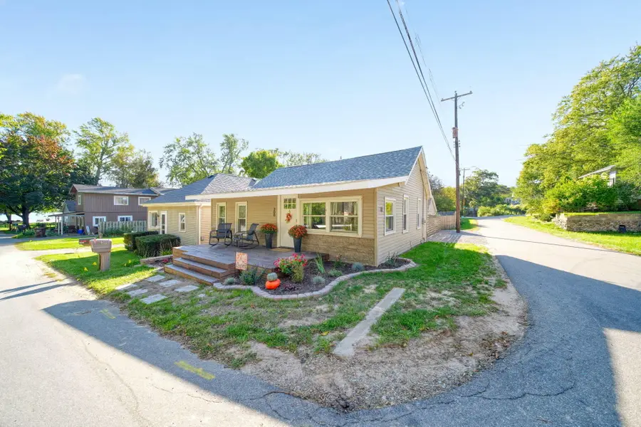 300 Park Avenue, Jackson, MI 49203 - #3