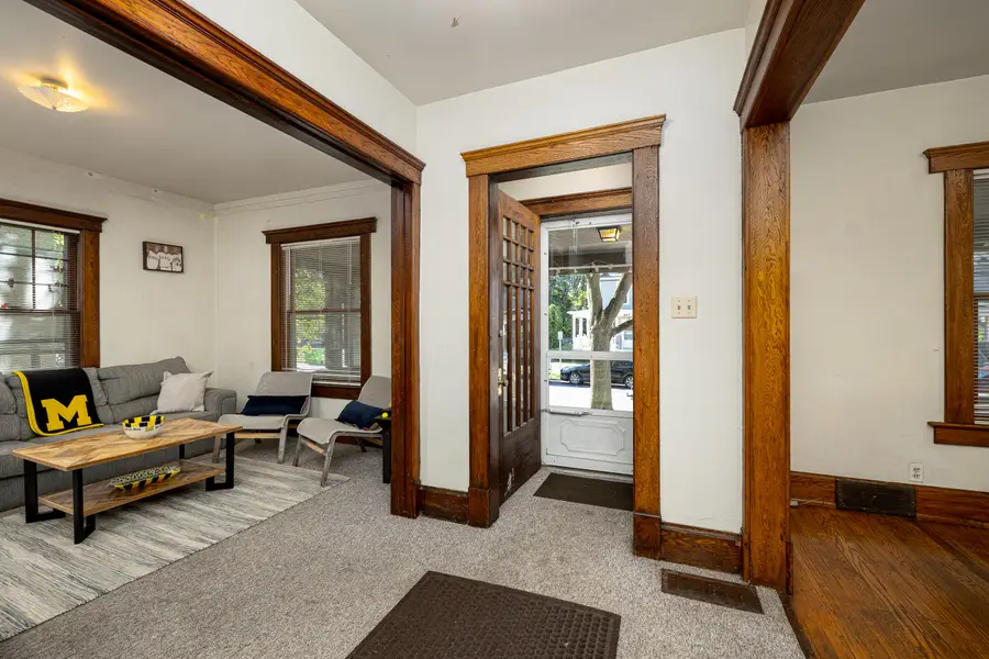 945 Dewey Avenue, Ann Arbor, MI 48104 - #3