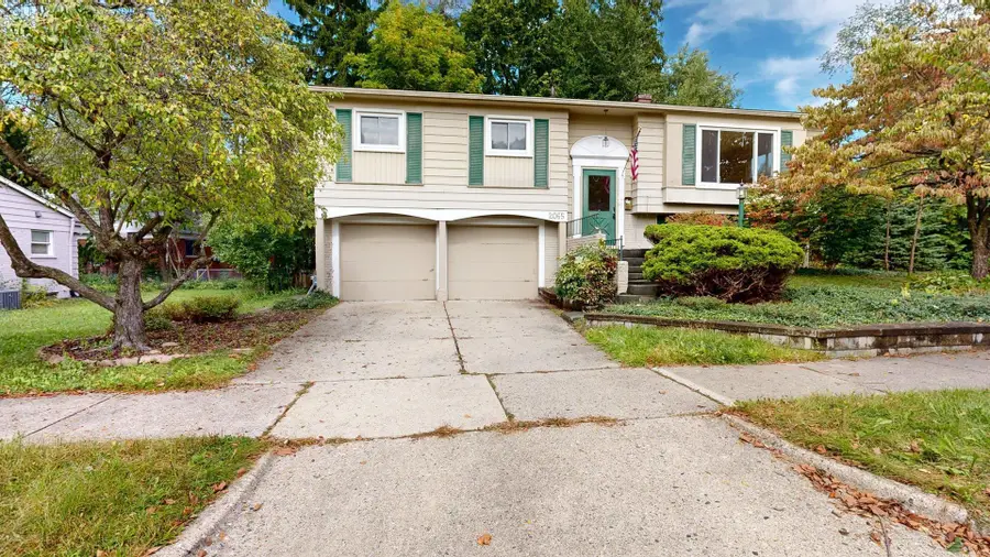 2065 Yorktown Drive, Ann Arbor, MI 48105 - #2