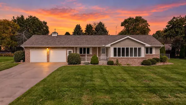 28752 Maple Terrace, Dowagiac, MI 49047
