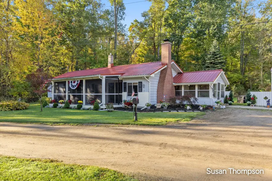 8621 Beachler Road Ne, Greenville, MI 48838 - #2