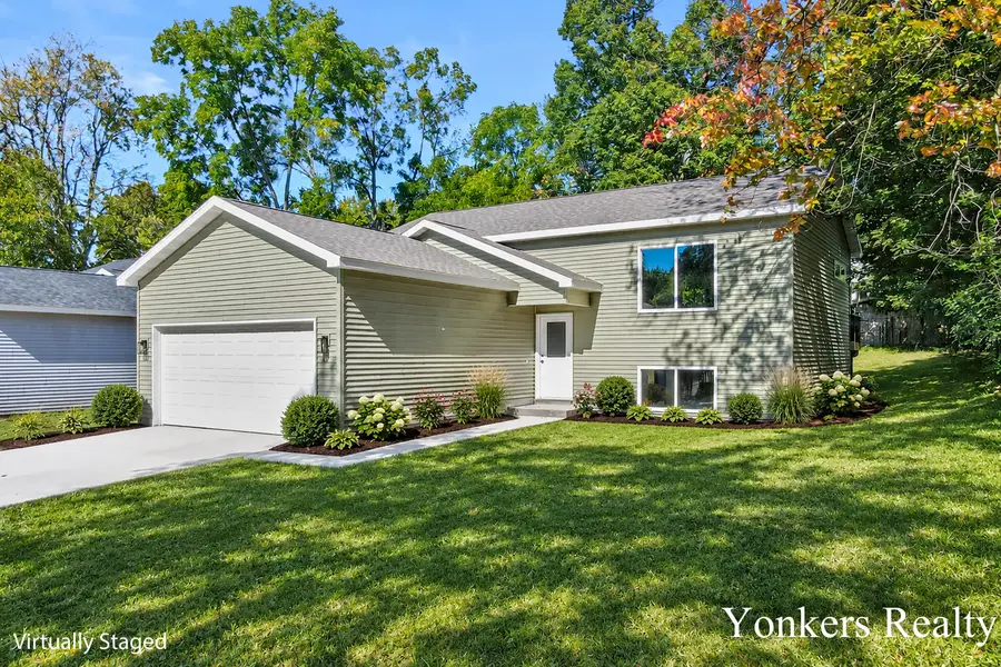 216 Leonard Street, Belding, MI 48809 - #2