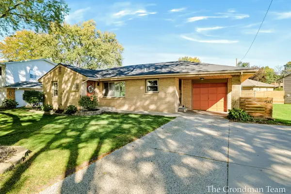 2141 Apple Avenue Nw, Grand Rapids, MI 49504