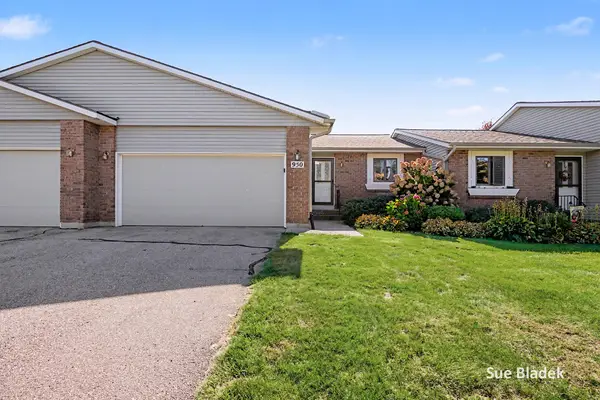 950 Village Court, Holland, MI 49423