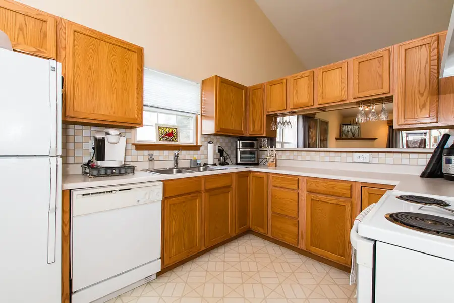 6083 Fairgrove Street, Kalamazoo, MI 49009 - #3