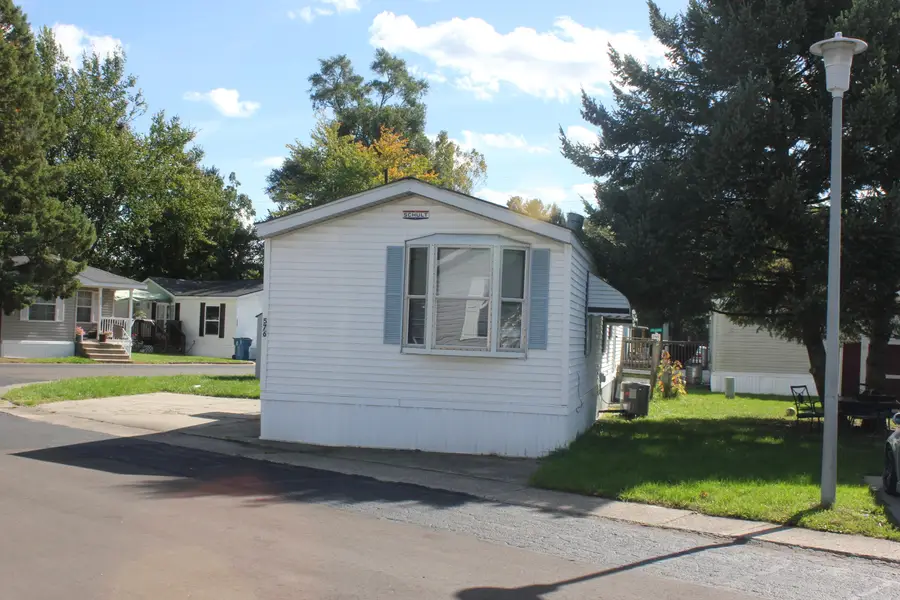 576 SE Jessica Street Se, Kentwood, MI 49548 - #2