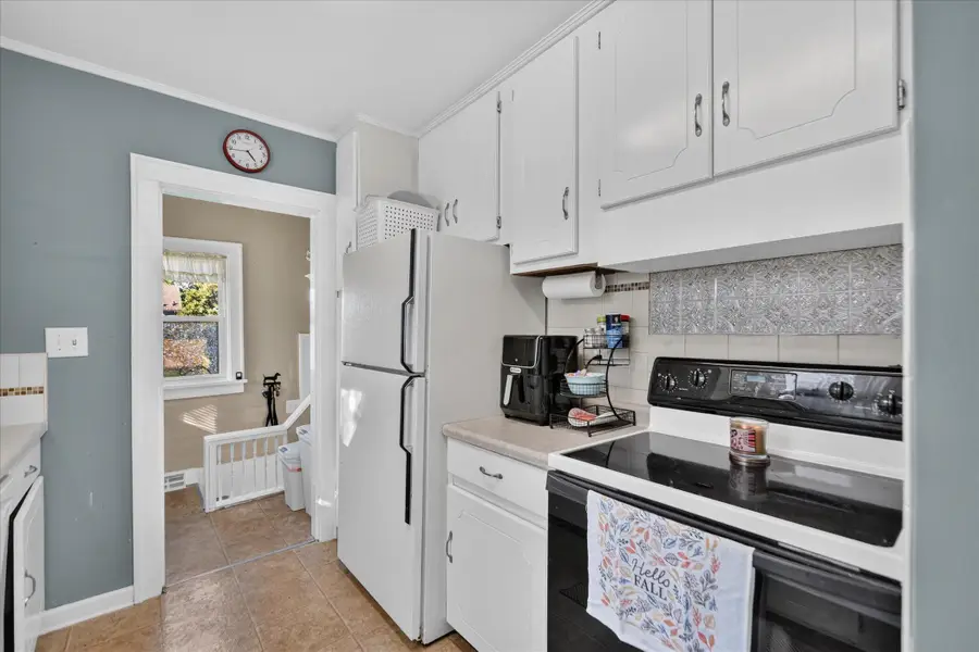 732 Elmwood Avenue, Jackson, MI 49203 - #3