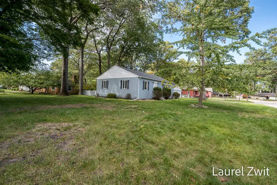 3761 Diversey Street, Norton Shores, MI 49441 - #2