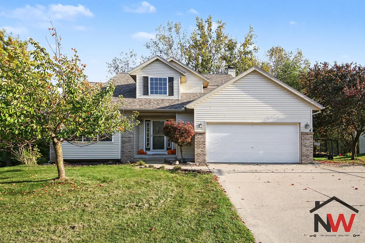 232 Glendale Drive Ne, Rockford, MI 49341 - #1