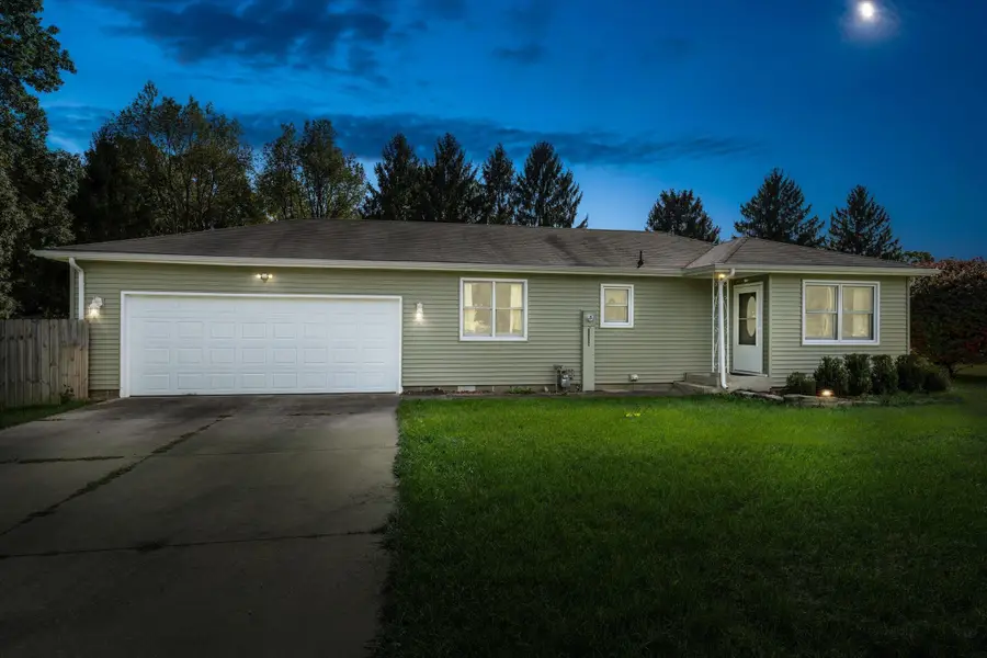24369 Oak Street, Edwardsburg, MI 49112 - #2