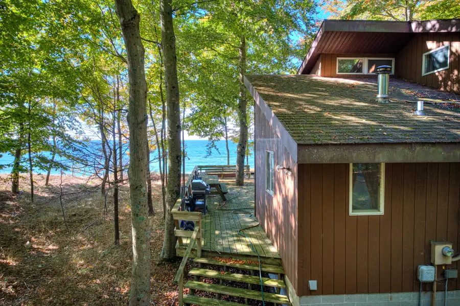 847 N Scenic Drive, Muskegon, MI 49445 - #2