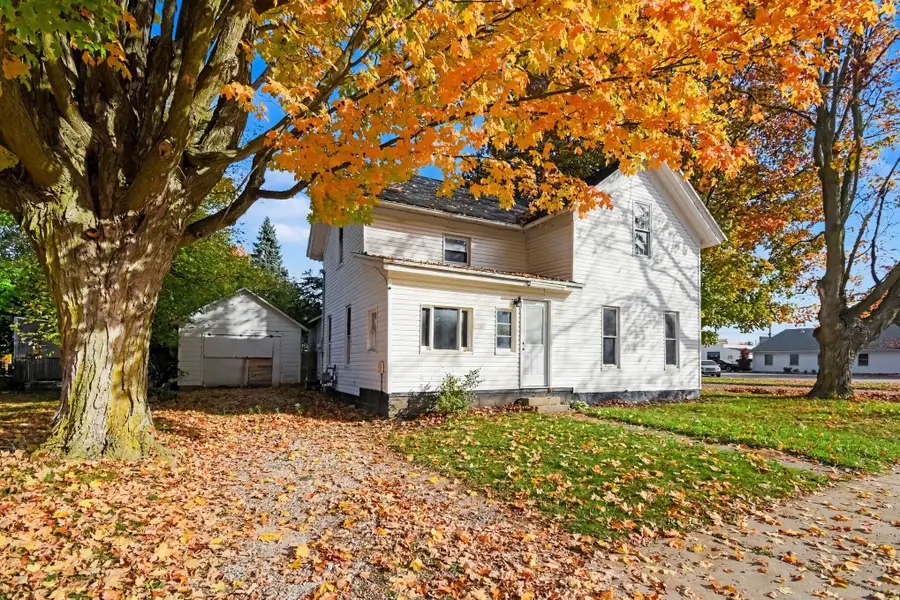 304 W Elm Street, Carson City, MI 48811 - #2