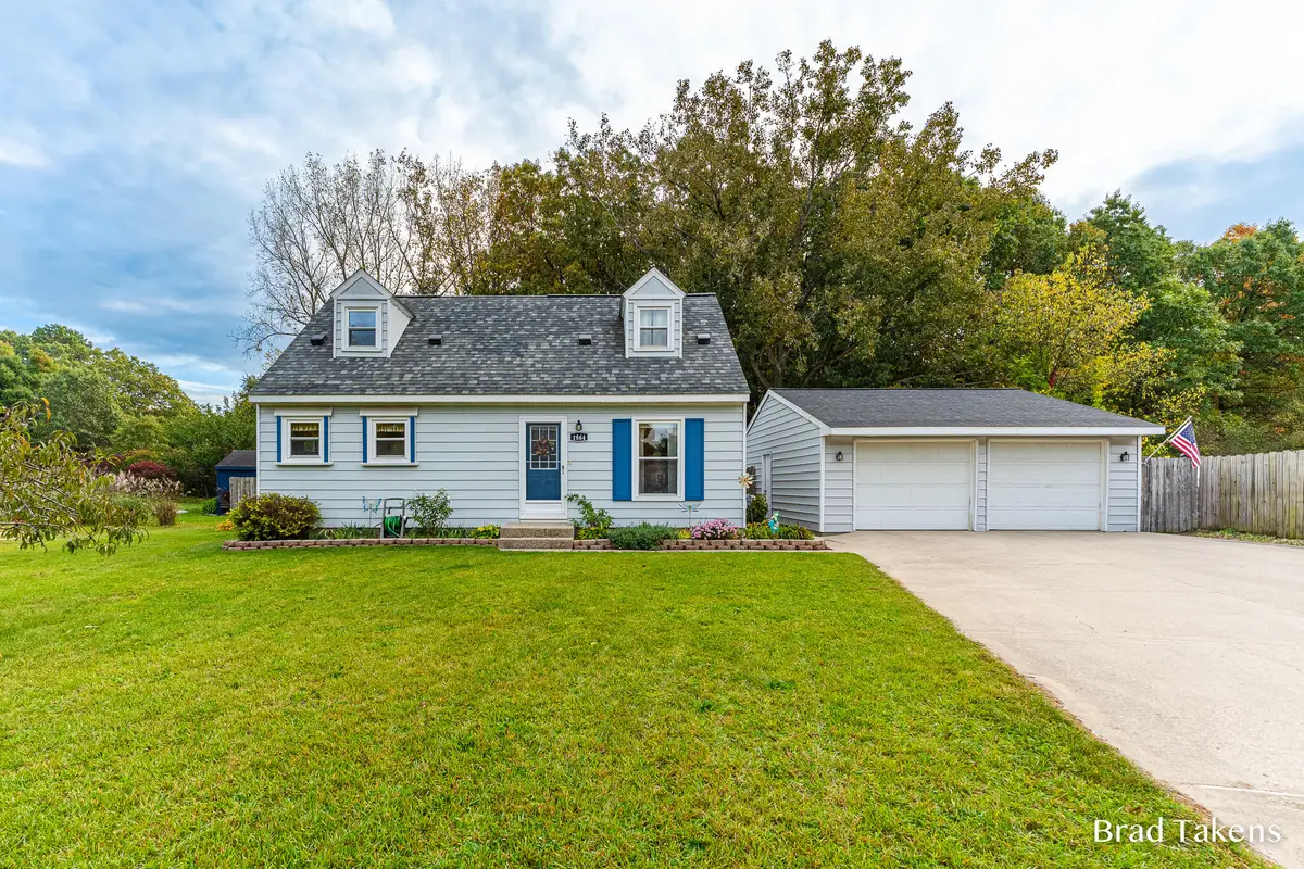 1864 Woodrun Drive Se, Lowell, MI 49331 - #1