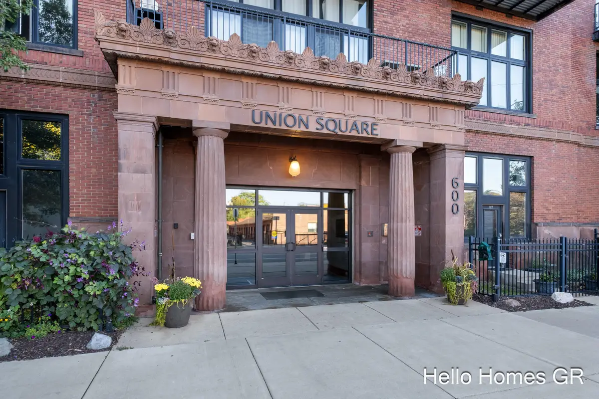 600 Broadway Avenue Nw #228, Grand Rapids, MI 49504 - #1