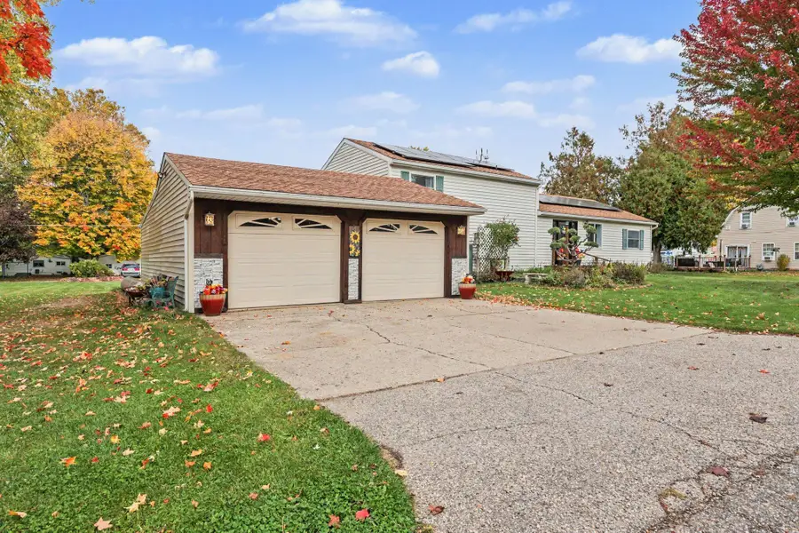 189 W Oak Street, Sand Lake, MI 49343 - #2