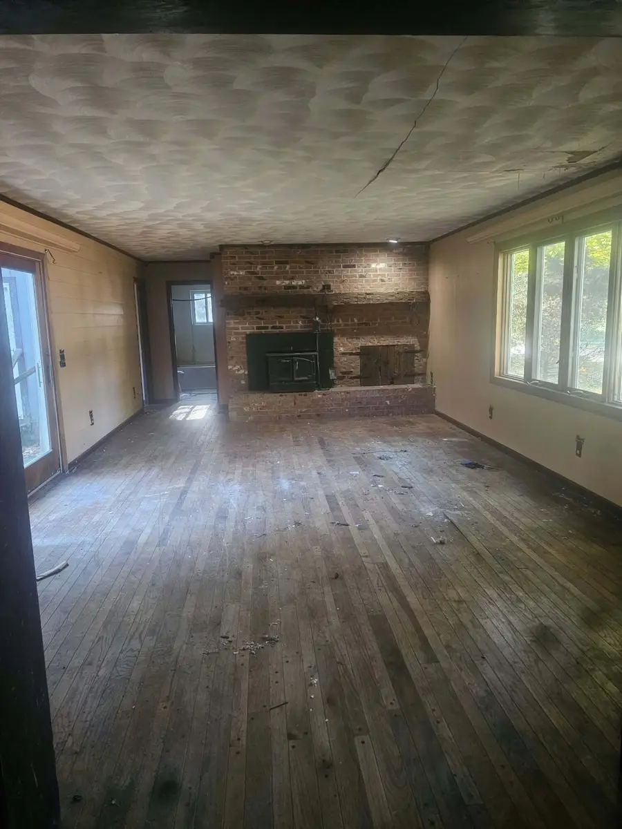 1589 Fairview Highway, Charlotte, MI 48813 - #2