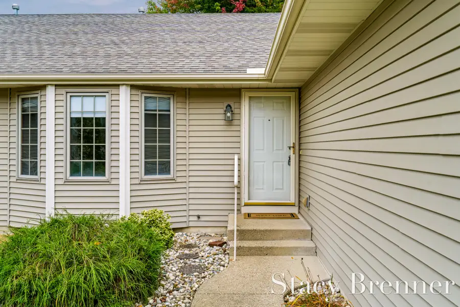 423 Falcon Drive, Wayland, MI 49348 - #3