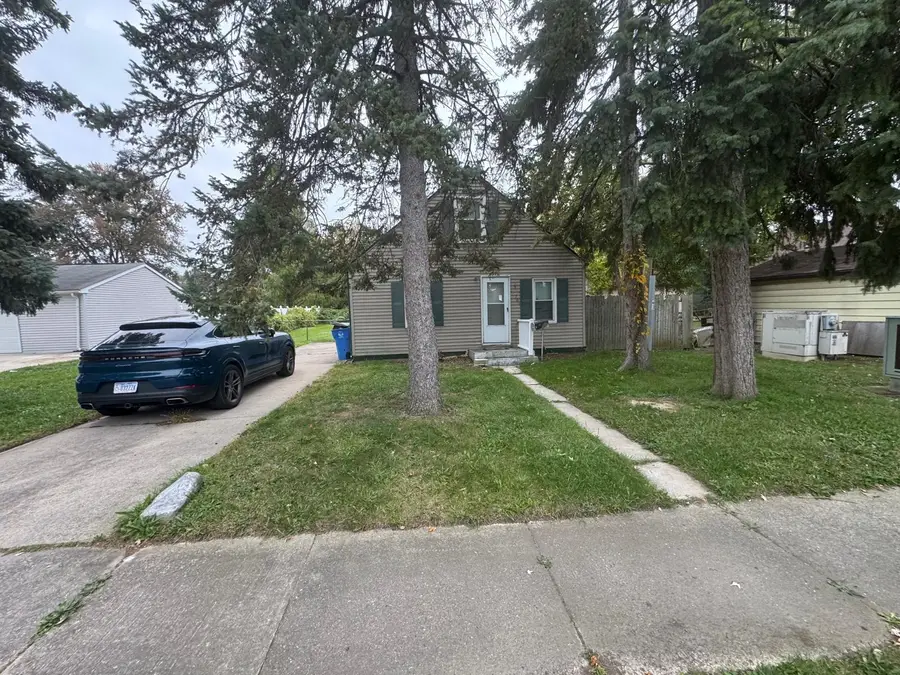 25741 SE Norfolk Street, Dearborn Heights, MI 48125 - #3