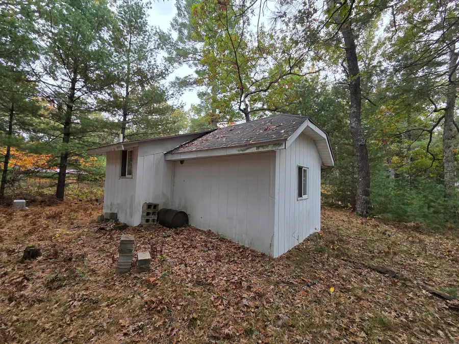8214 W Oakwood Avenue, Baldwin, MI 49304 - #3