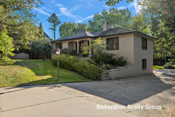 218 Grand Avenue, Grand Haven, MI 49417