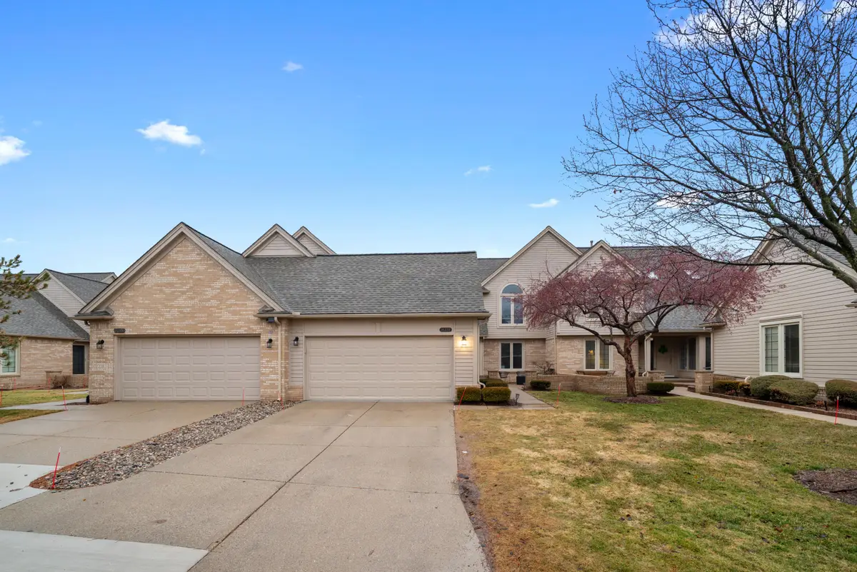 16727 Cobblestone W Boulevard, Macomb, MI 48042 - #1