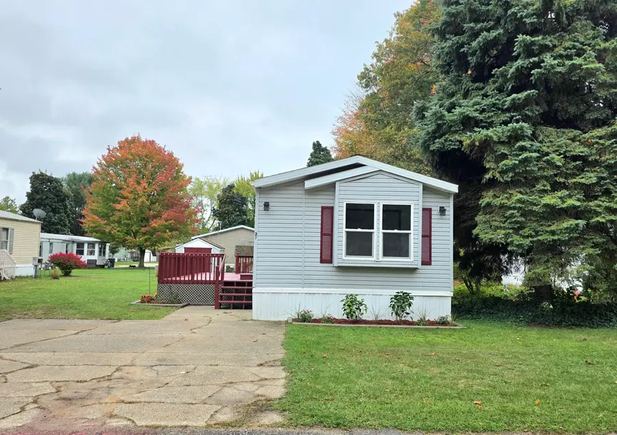 27 Locust Court, Muskegon, MI 49445 - #2
