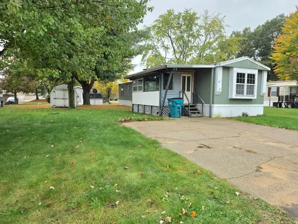 43 Maple Court, Muskegon, MI 49445