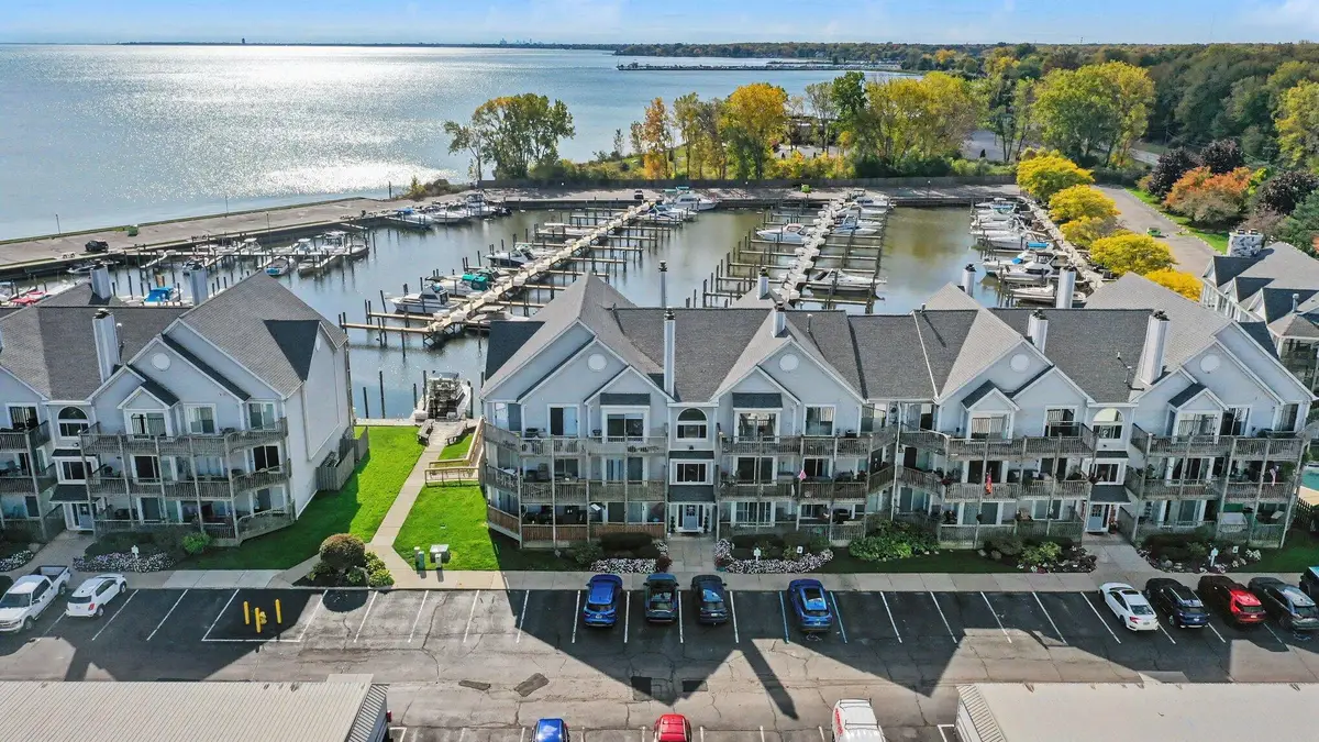 37512 Jefferson Avenue #303, Harrison Township, MI 48045 - #1