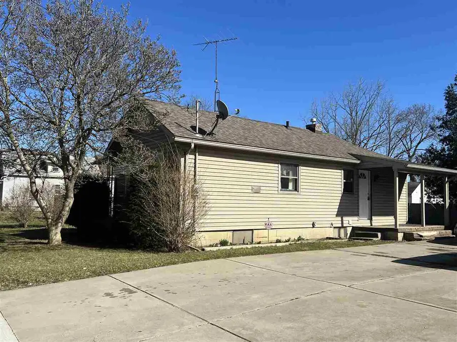 833 W Atherton Road, Flint, MI 48507 - #2