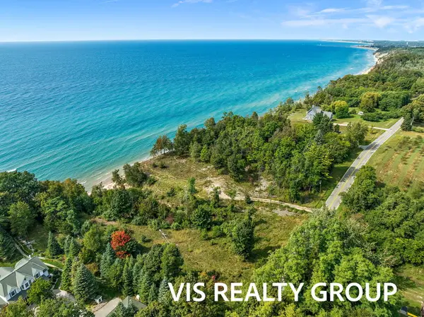 2989 S Lakeshore Drive, Ludington, MI 49431