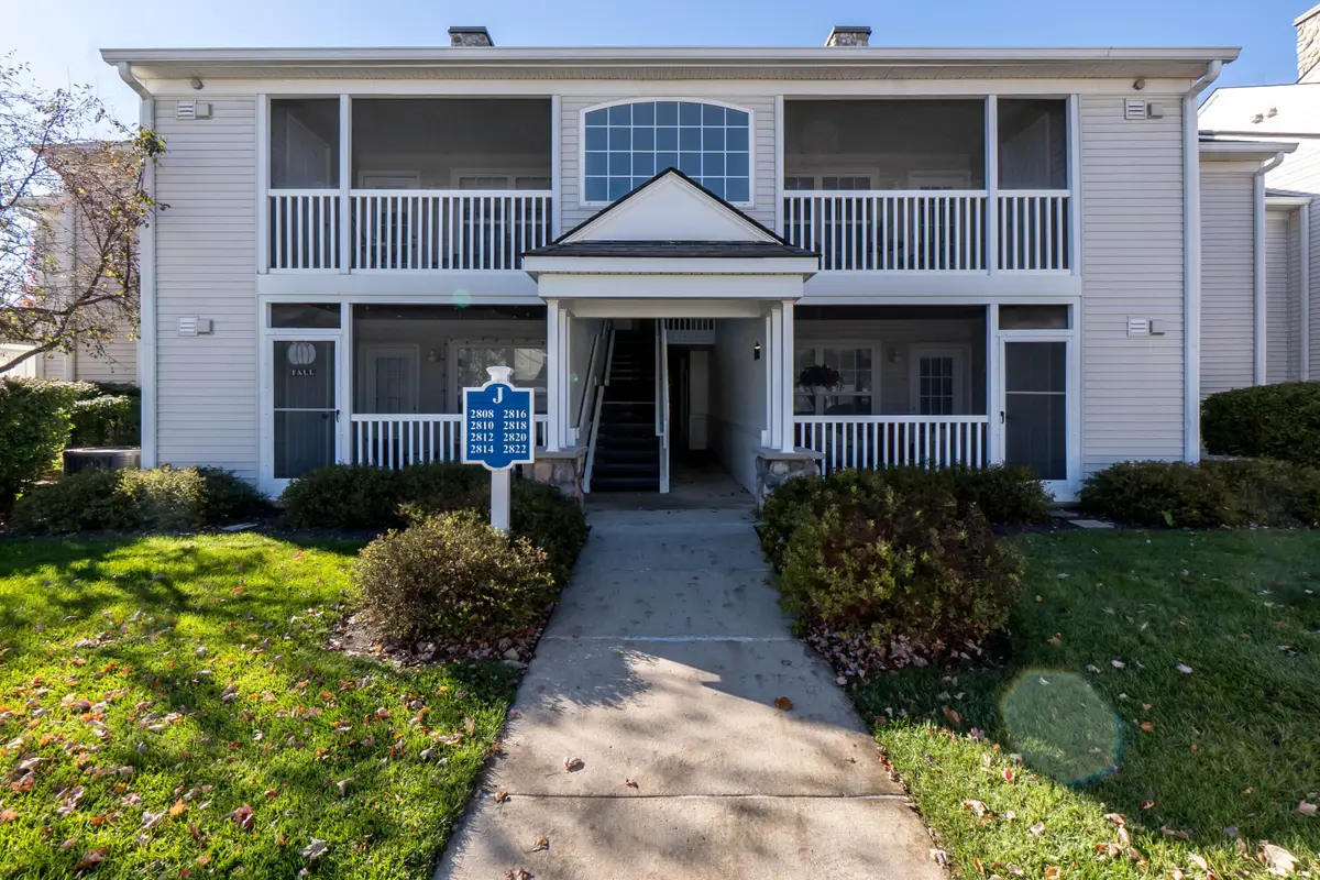 2818 S Knightsbridge Circle, Ann Arbor, MI 48105 - #1