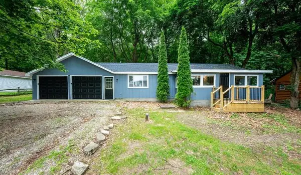 8324 Je-ne-be Drive Ne, Rockford, MI 49341