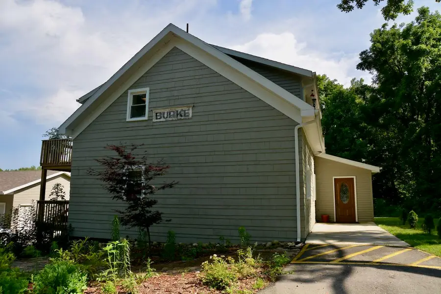 2546 E Snow Road, Berrien Springs, MI 49103 - #2