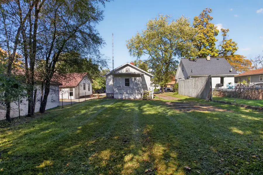 329 E South Street, Jackson, MI 49203 - #3