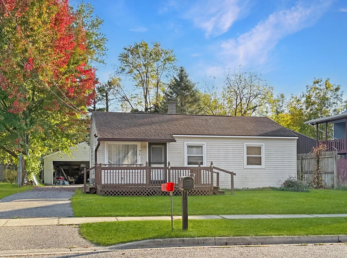 919 Mel Avenue, Lansing, MI 48911 - #1