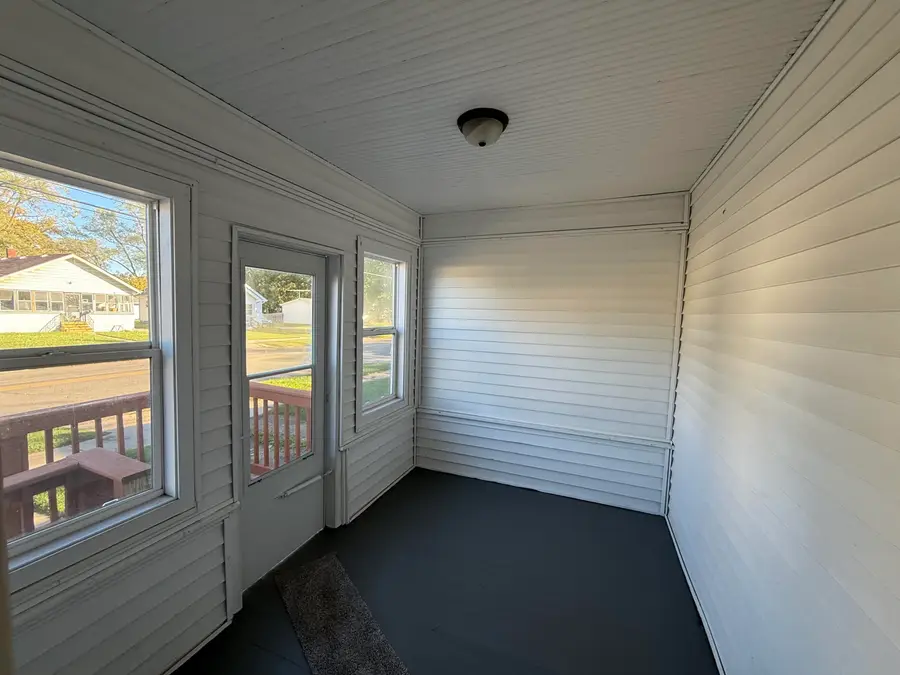 227 E Prospect Street, Jackson, MI 49203 - #2